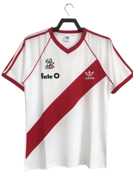 ריבר פלייט 1986 בית